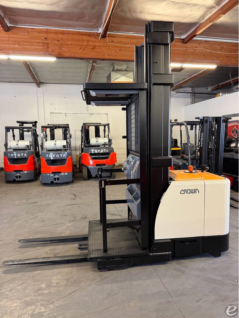 2018 Crown SP4050-30