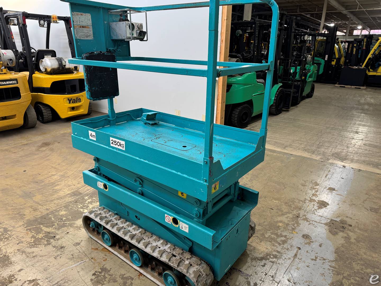 2012 Used AIRMAN ENCL040