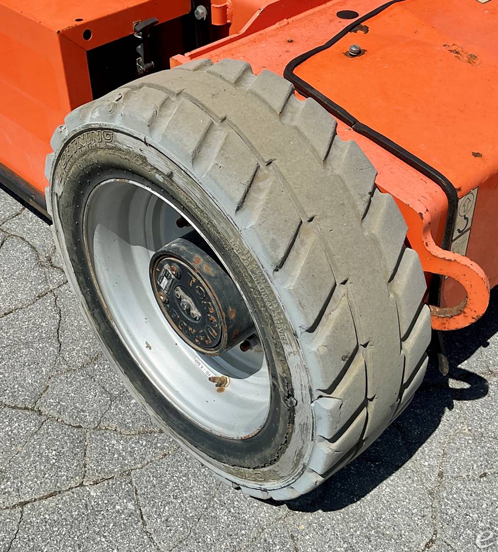 2015 JLG E450AJ