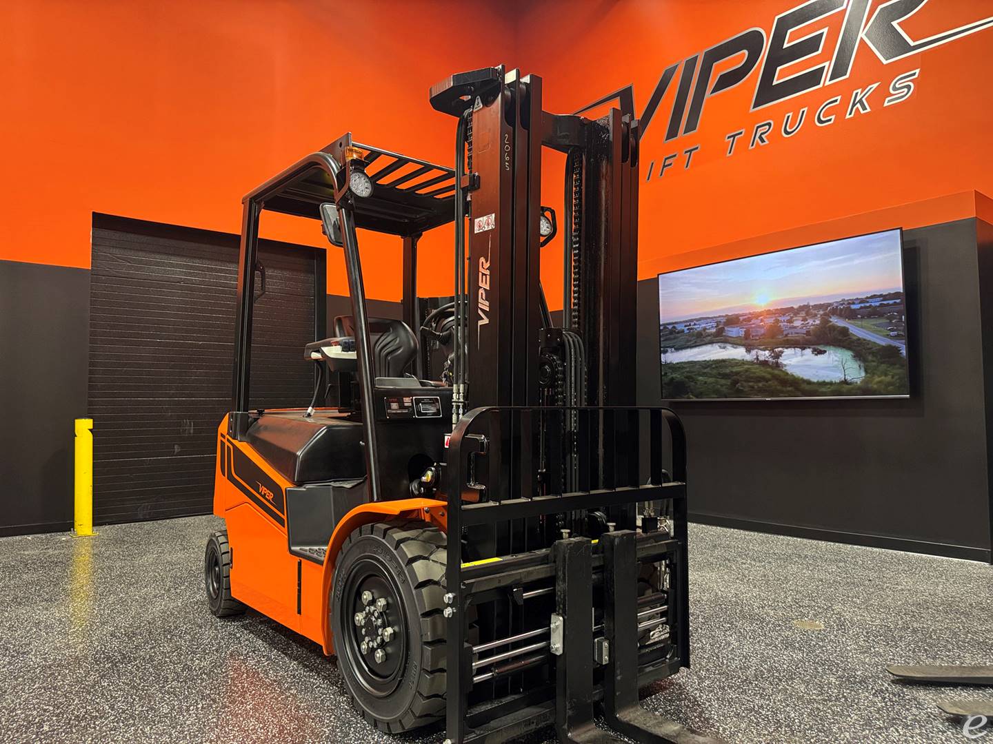2026 Viper Lift Trucks FB35V
