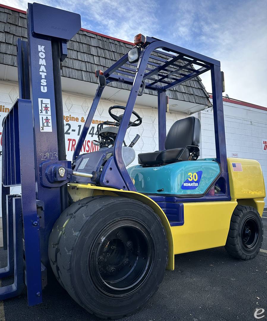 1999 Komatsu FG30T-12