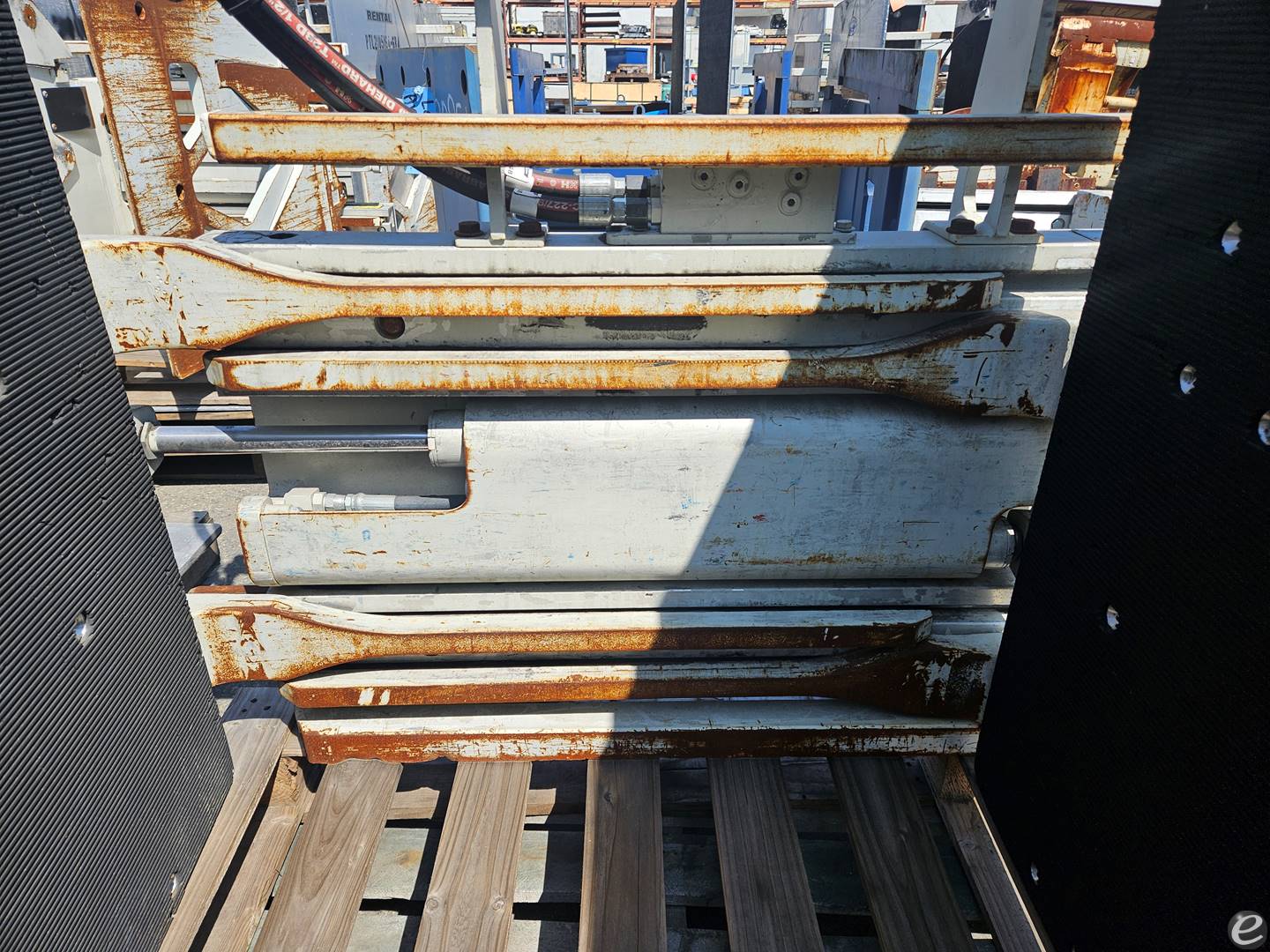 2018 Cascade R25D-CCB-35Q