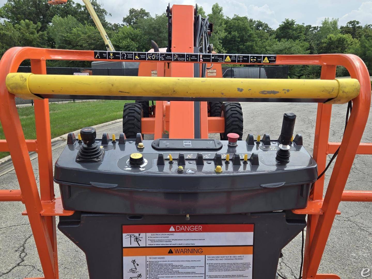 2012 JLG 660SJ