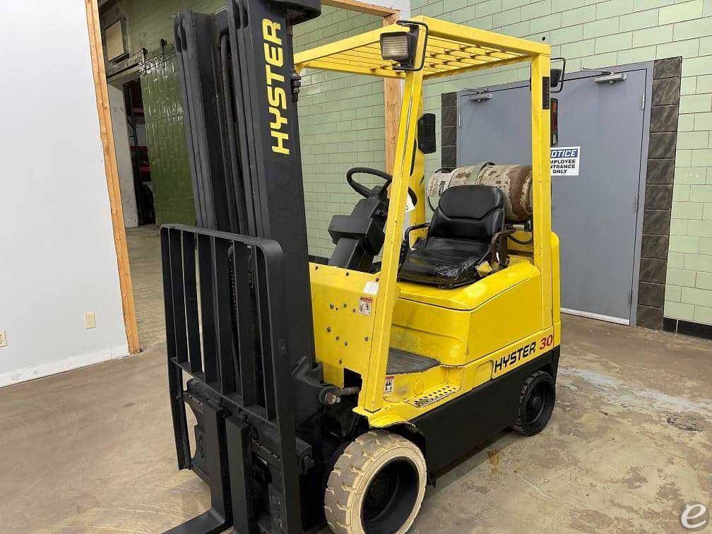 1998 Hyster S30XM Cushion Tire Forklift - 123Forklift