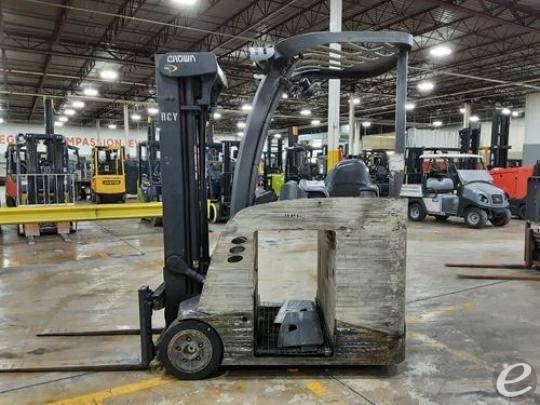 2010 Crown RC5545-40 Electric Forklift - 123Forklift
