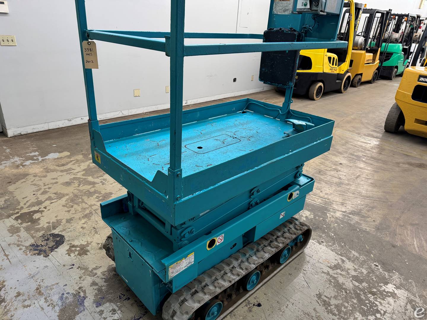 2012 Used AIRMAN ENCL040