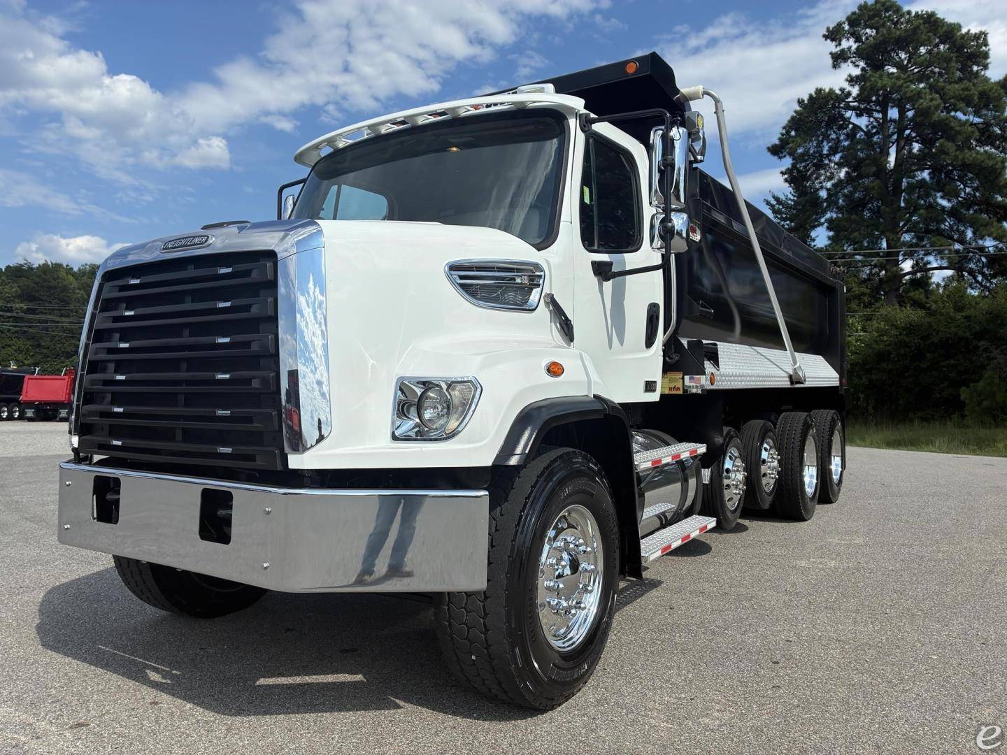 2023 Freightliner 108SD