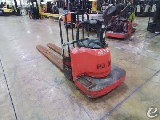  Raymond 8400 Electric Forklift - 123Forklift