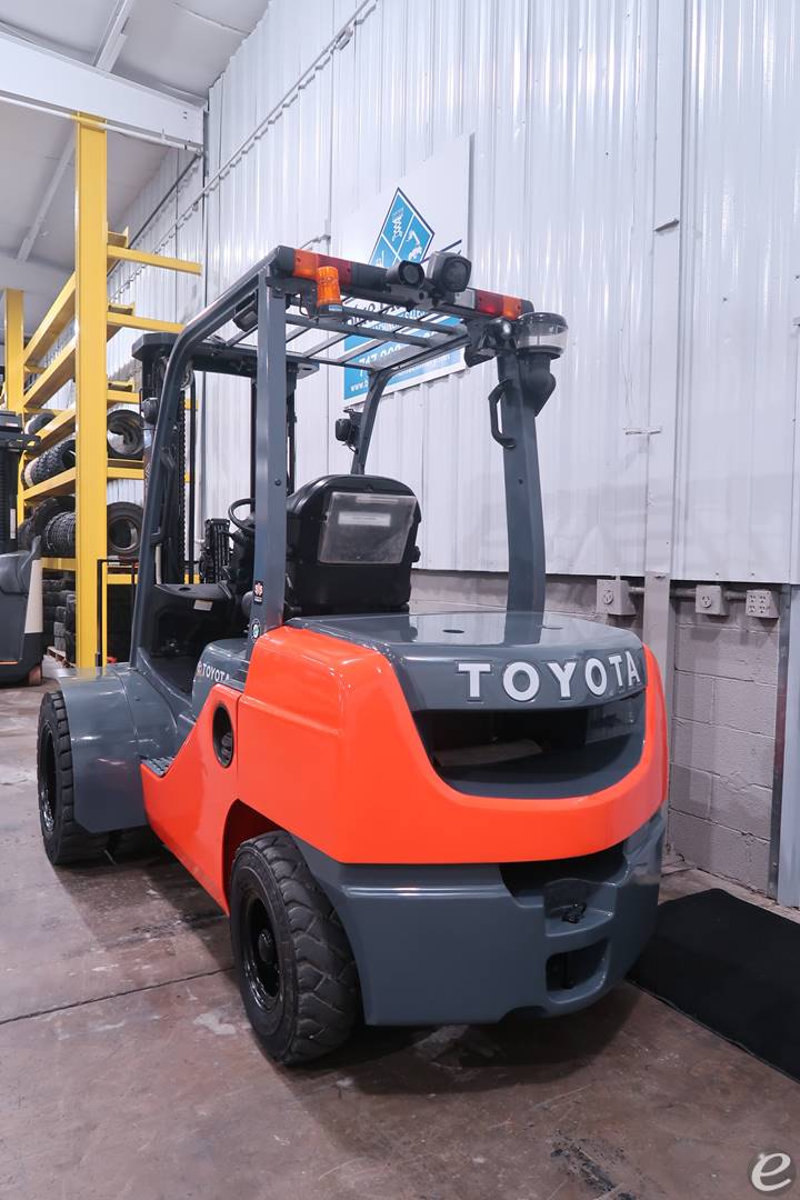 2019 Toyota 8FDU30 Pneumatic Tire Forklift - 123Forklift