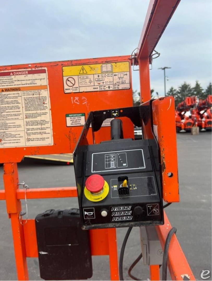 2021 JLG R1932i