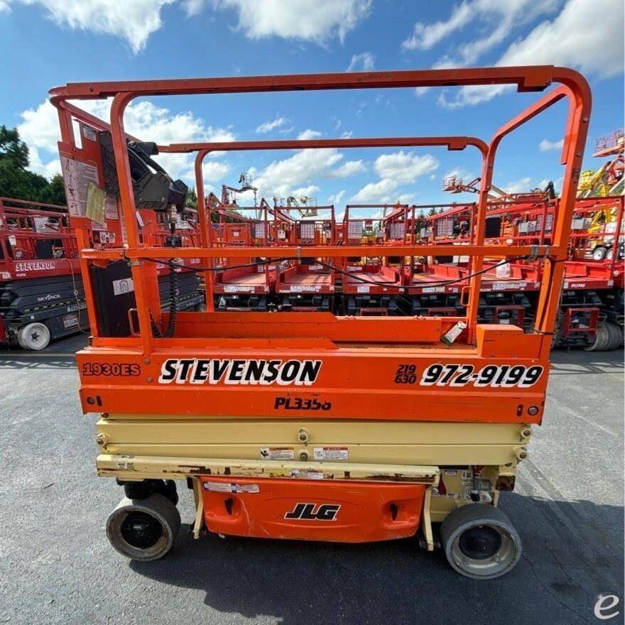2017 JLG 1930ES