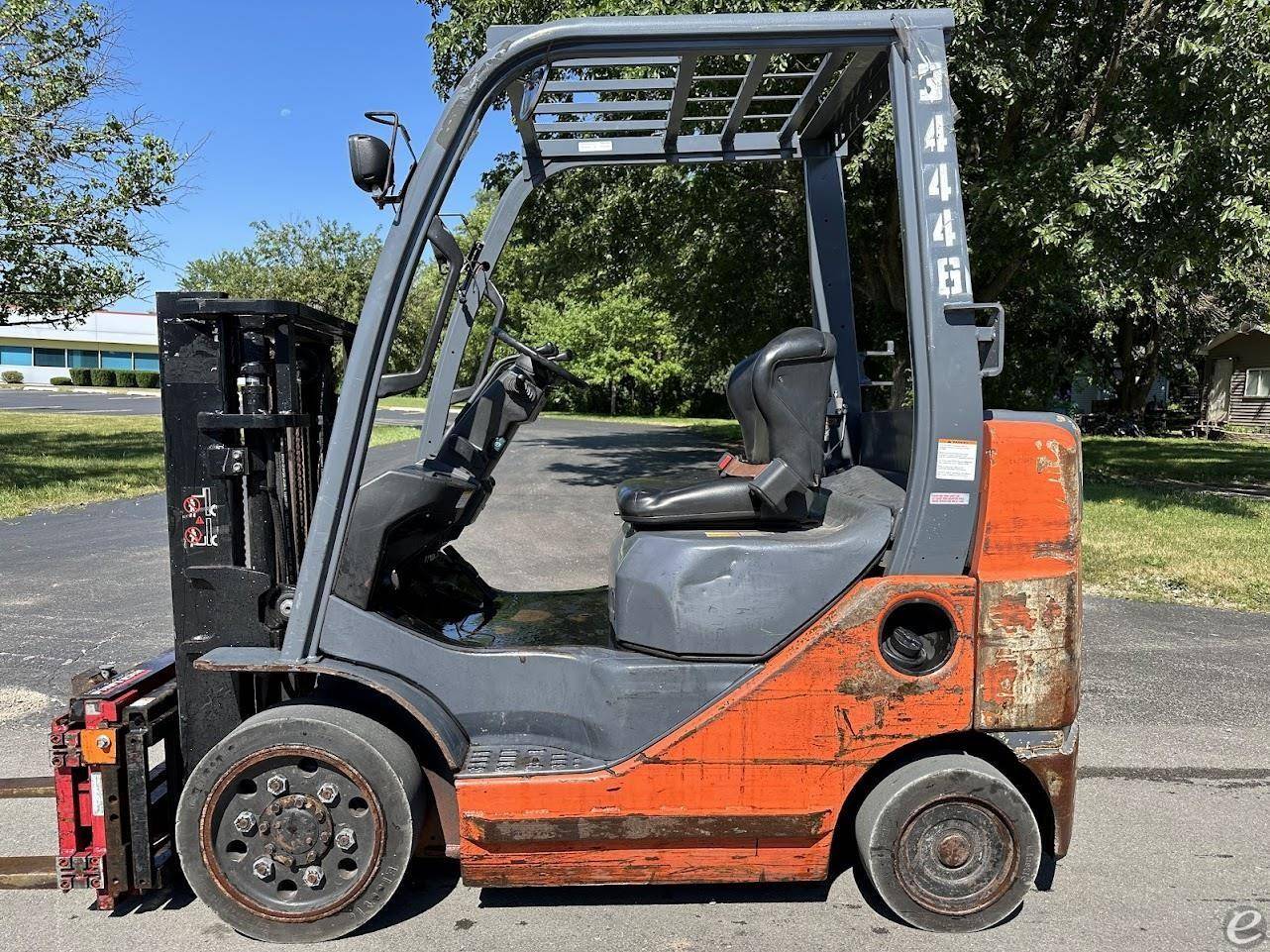 2014 Toyota 8FGCU25 LP Gas Forklift...