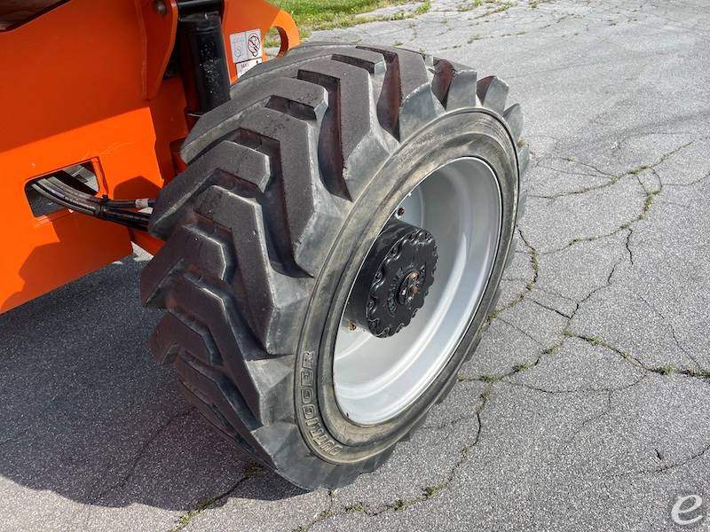 2019 JLG 860SJ