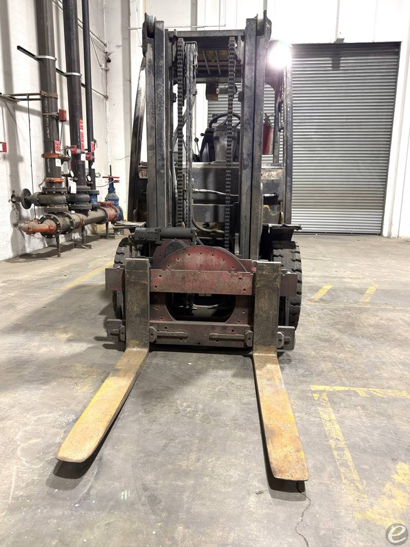 2022 Yale GP090VX