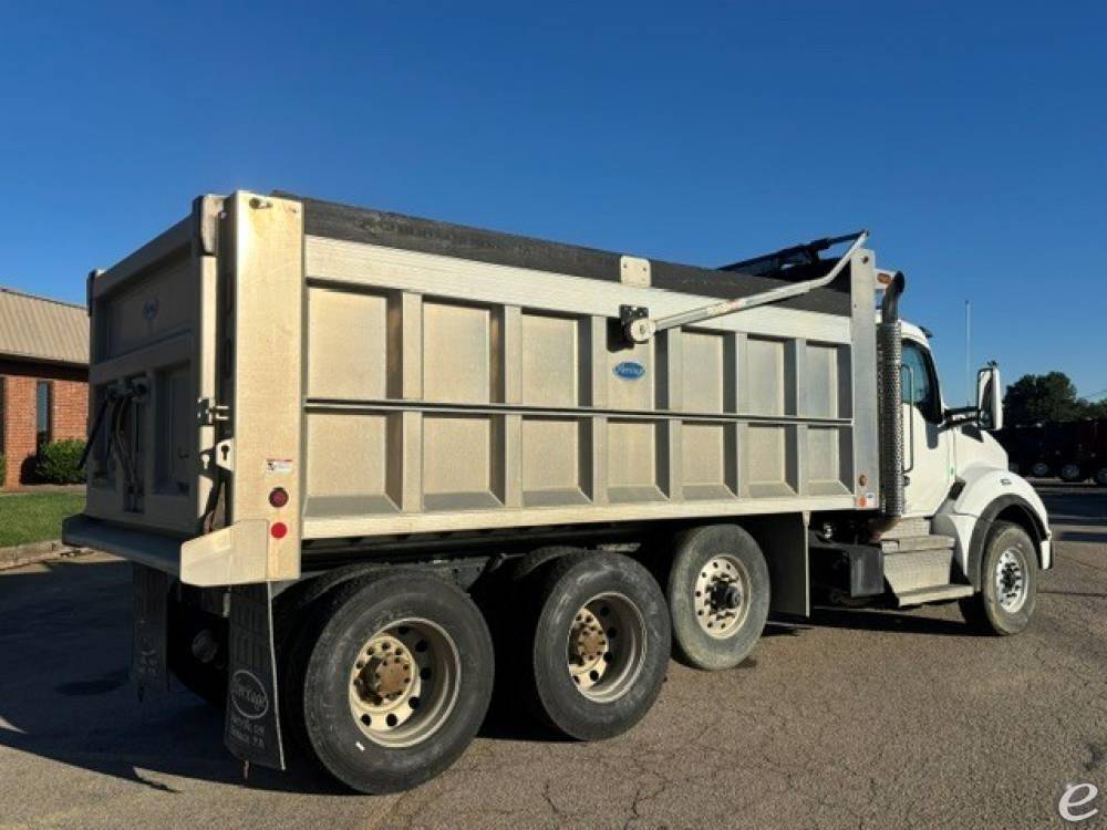 2024 Kenworth T880