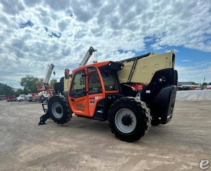 2022 JLG 1255