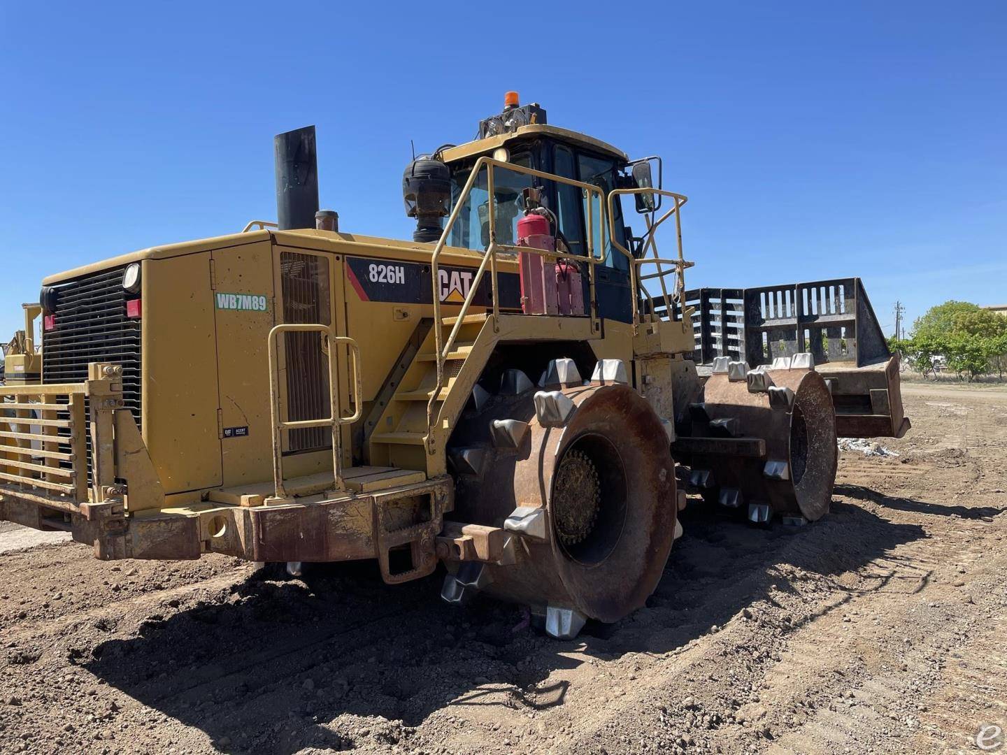2011 Cat 826H