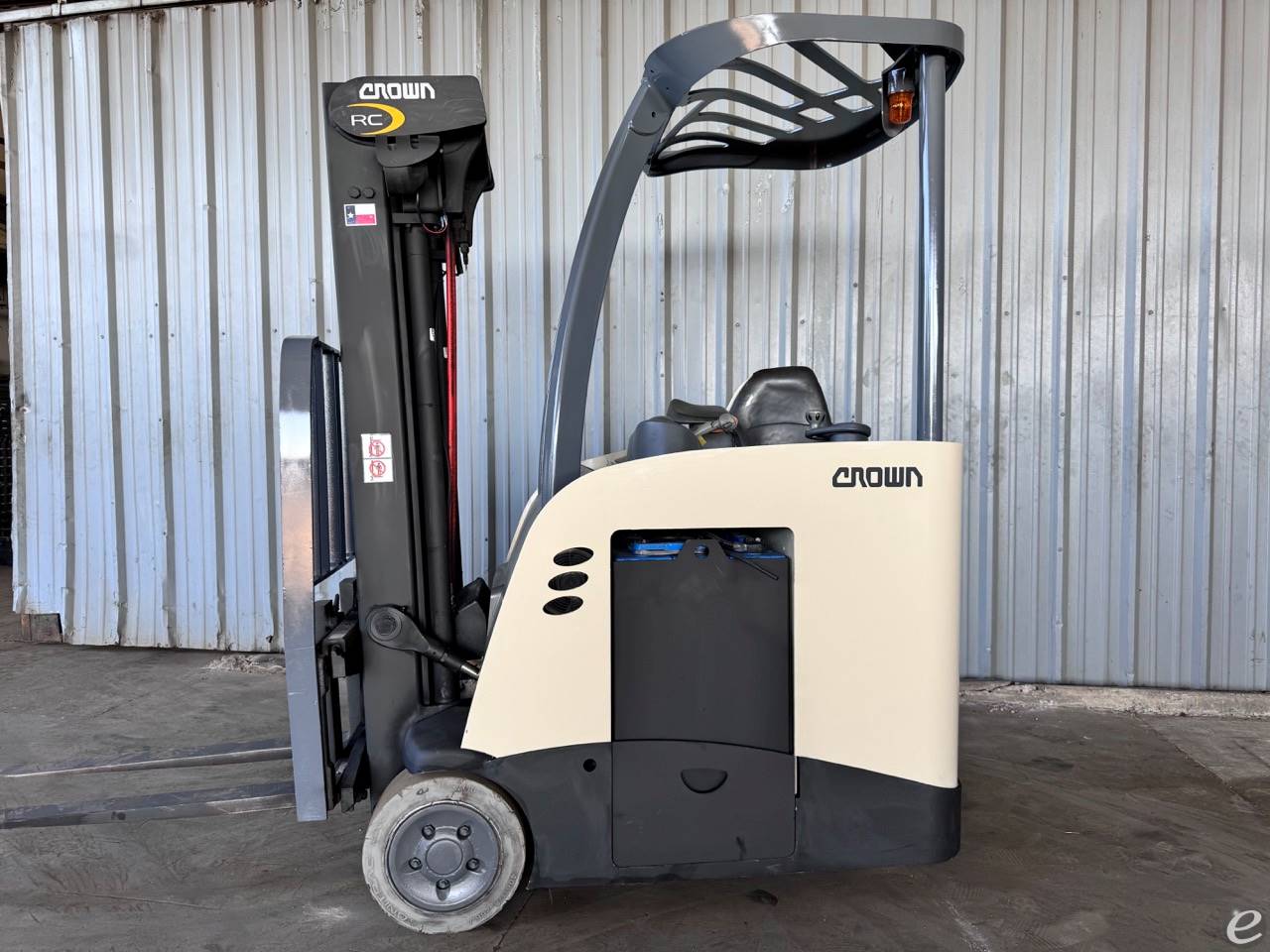 2008 Crown RC5530-35 Electric Forklift - 123Forklift