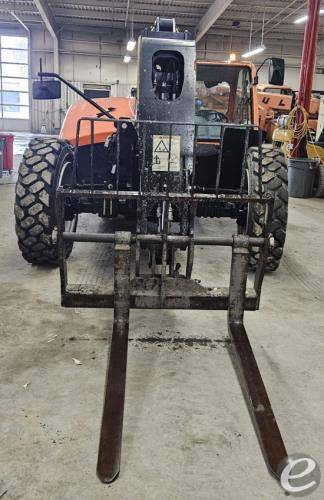 2016 JLG 943