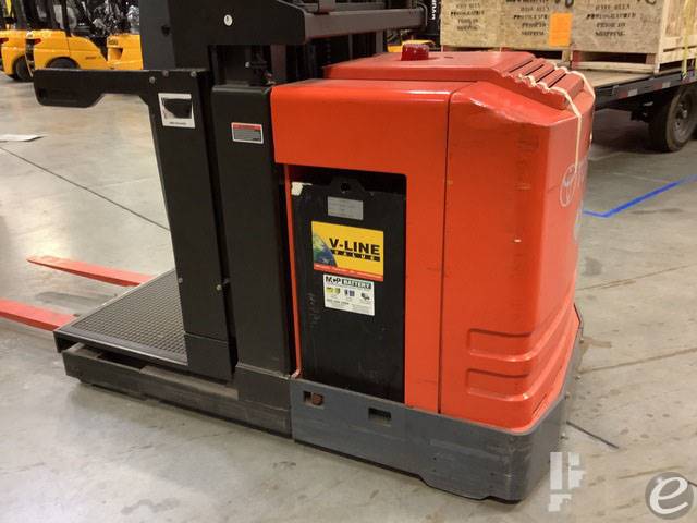 2015 Toyota 7BPUE15 Electric Order Picker - 123Forklift