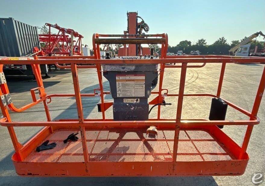 2014 JLG 660SJ