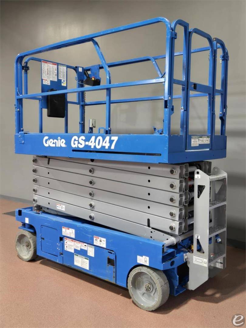 2017 Genie GS4047 Electric Scissor Lift - 123Forklift