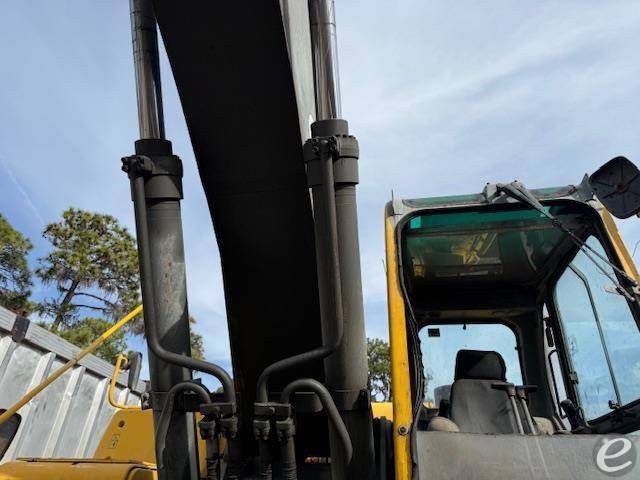 2006 Volvo EC330B LC