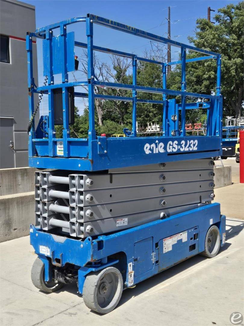 2016 Genie GS3232 Electric Scissor Lift - 123Forklift