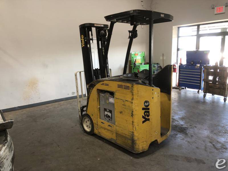 2012 Yale ESC030AC