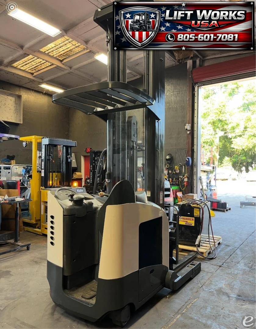 2004 Crown RD5220-30