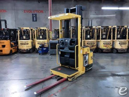 2017 Hyster R30XMS3 Electric Order Picker - 123Forklift