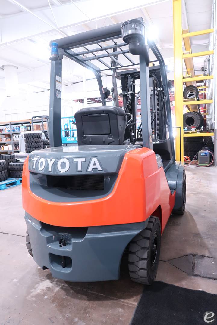 2009 Toyota 8FGU25 Gasoline Forklift - 123Forklift