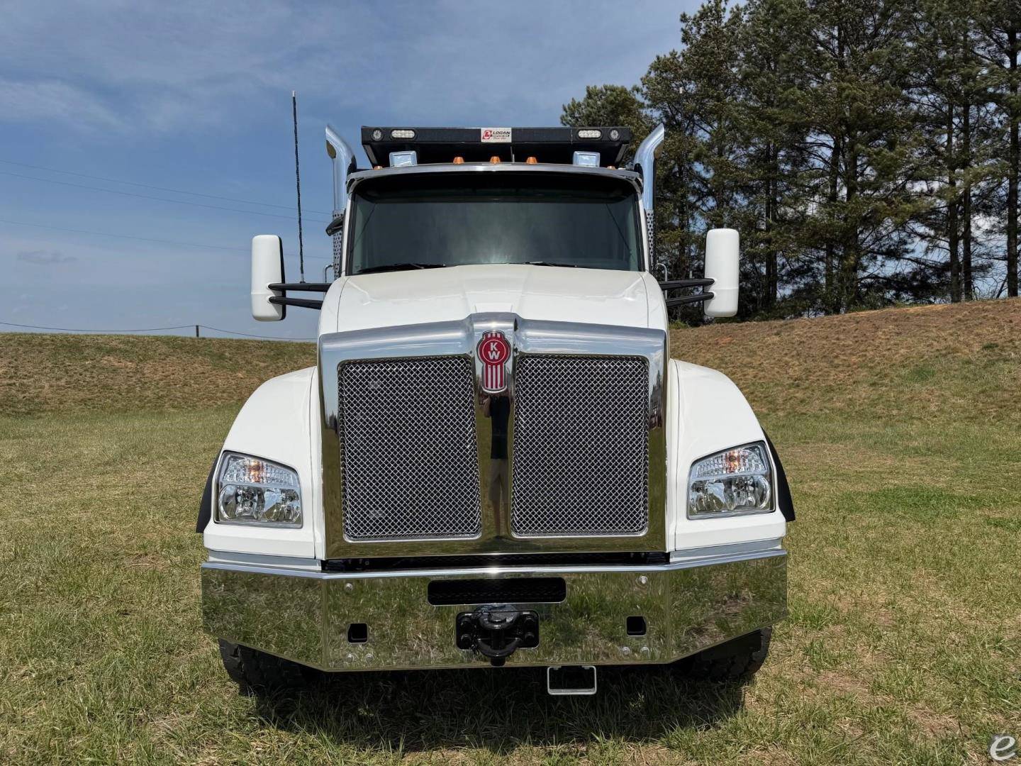 2025 Kenworth T880