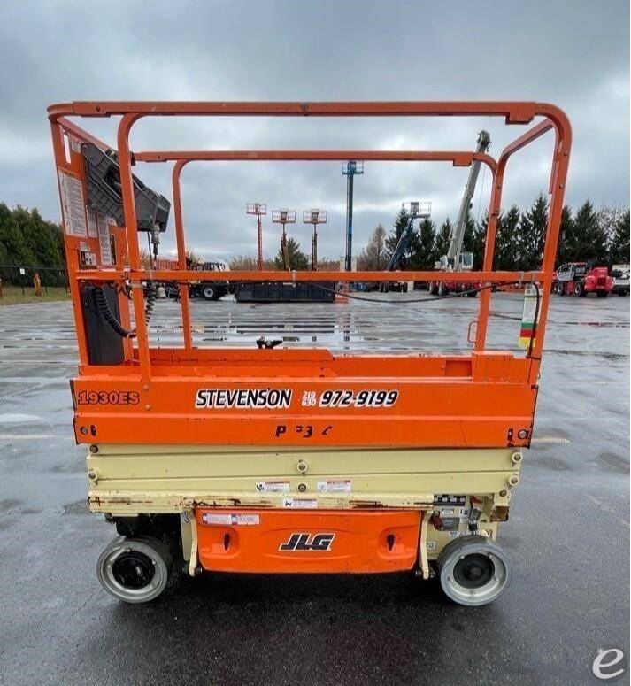 2017 JLG 1930ES