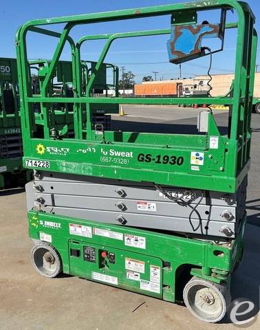 2015 Genie GS-1930 Electric Scissor...