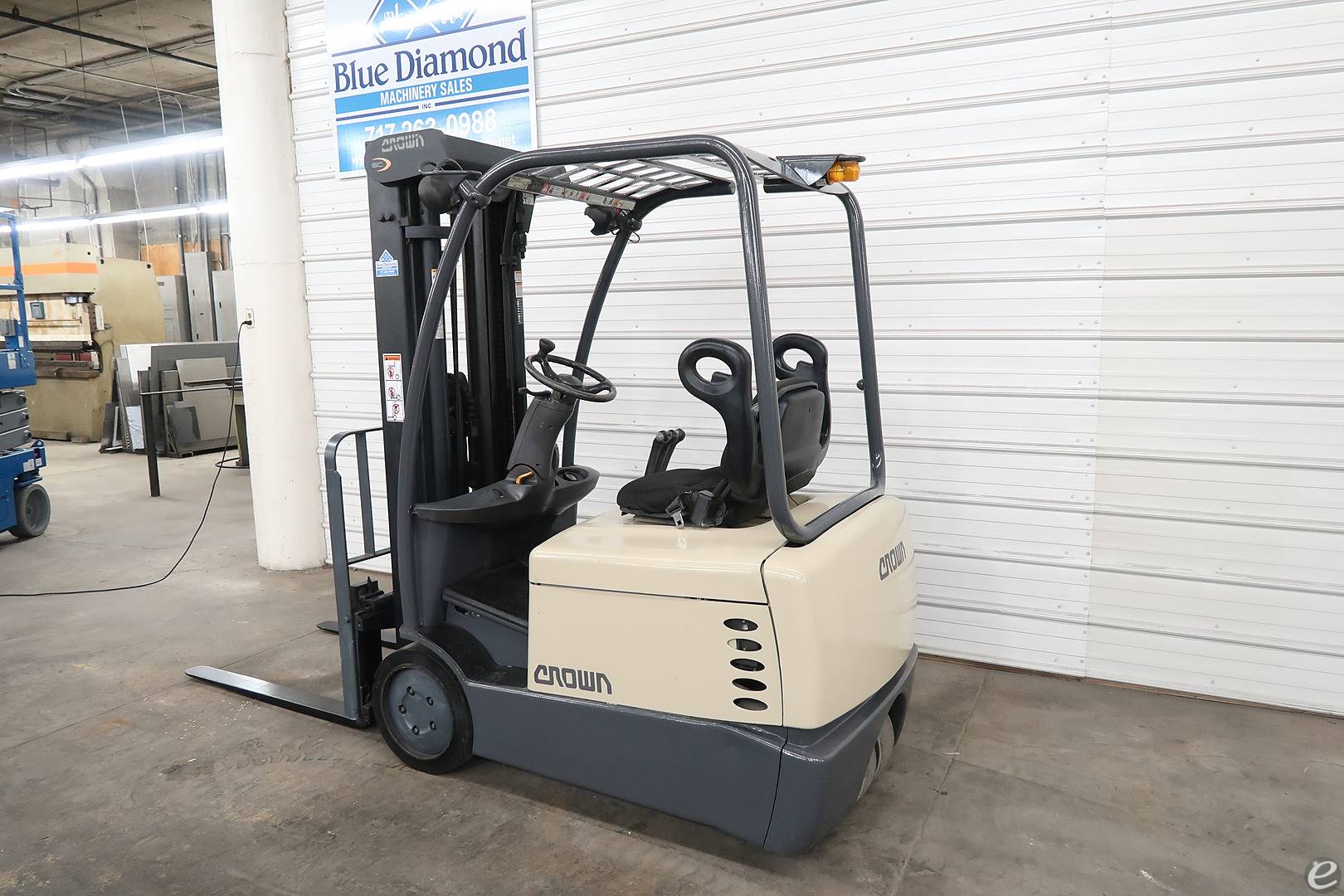 2003 Crown SC4020-30 Electric Forklift - 123Forklift