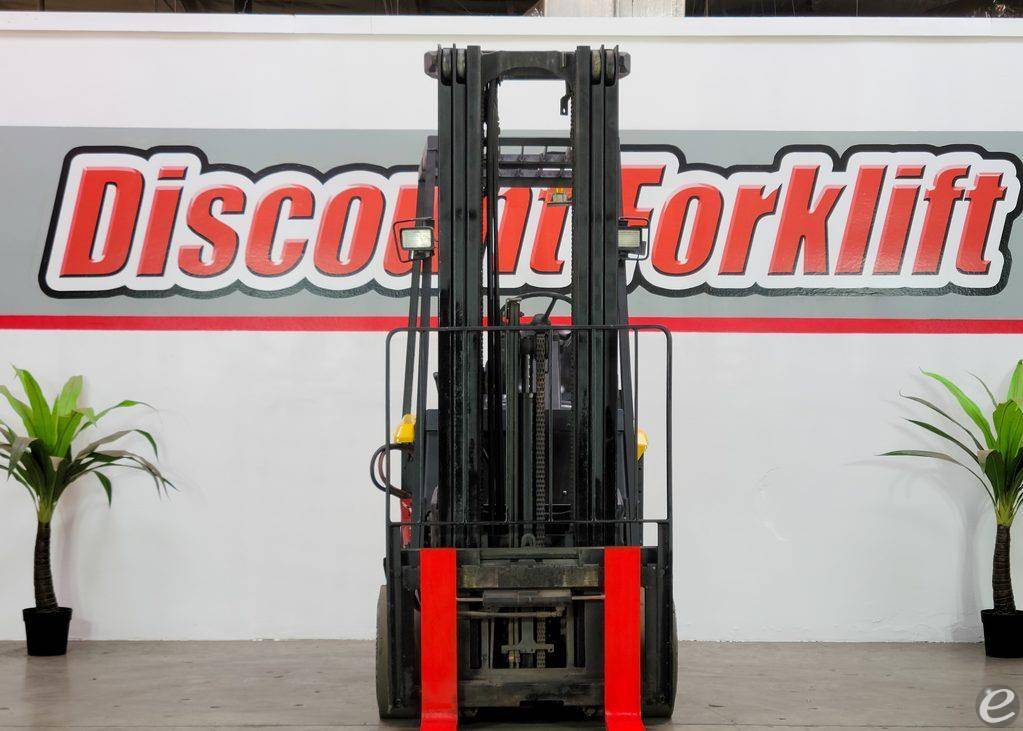 2001 Yale ERC060RGN48TE098