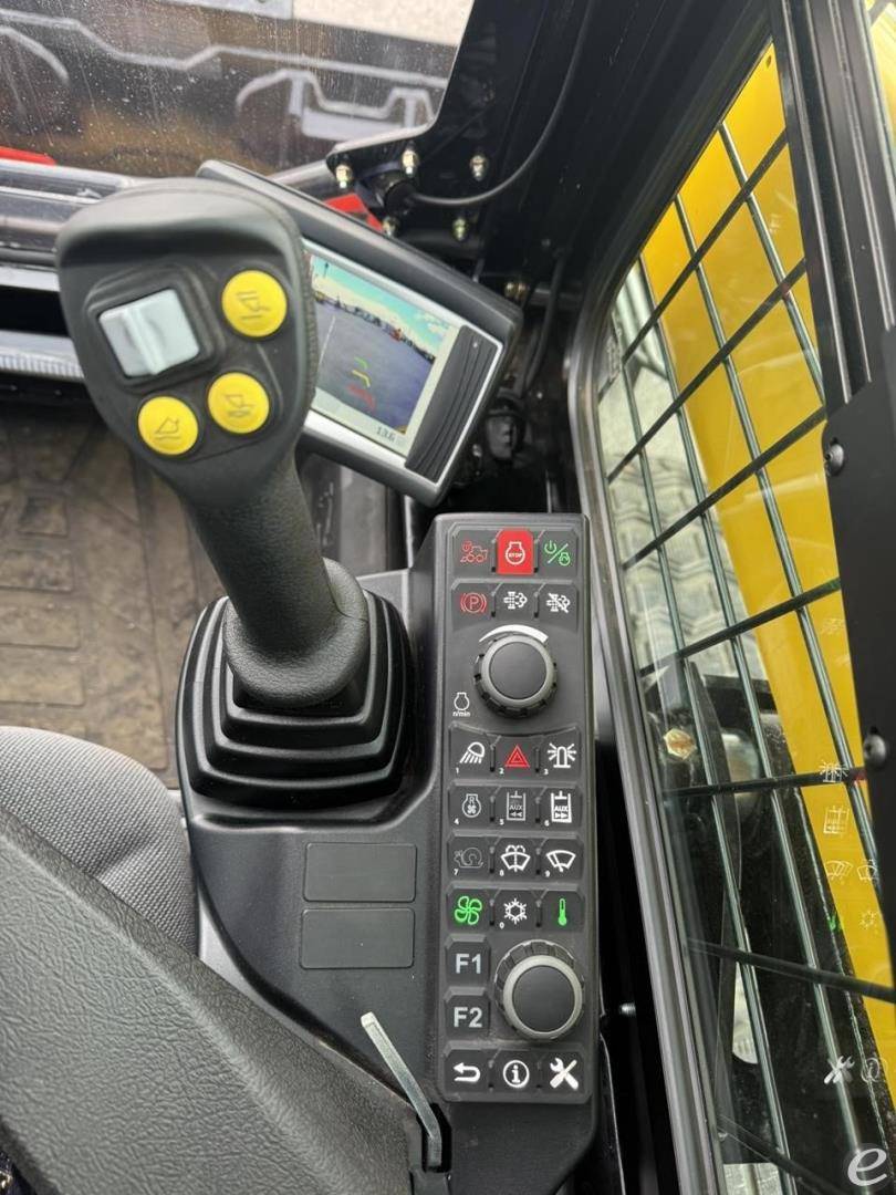 2025 Gehl VT230