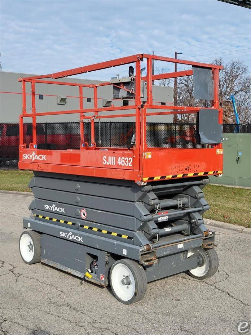 2014 Skyjack SJIII4632 Electric Scissor Lift - 123Forklift