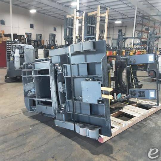2016 Crown SP4050-30 Electric Order Picker - 123Forklift
