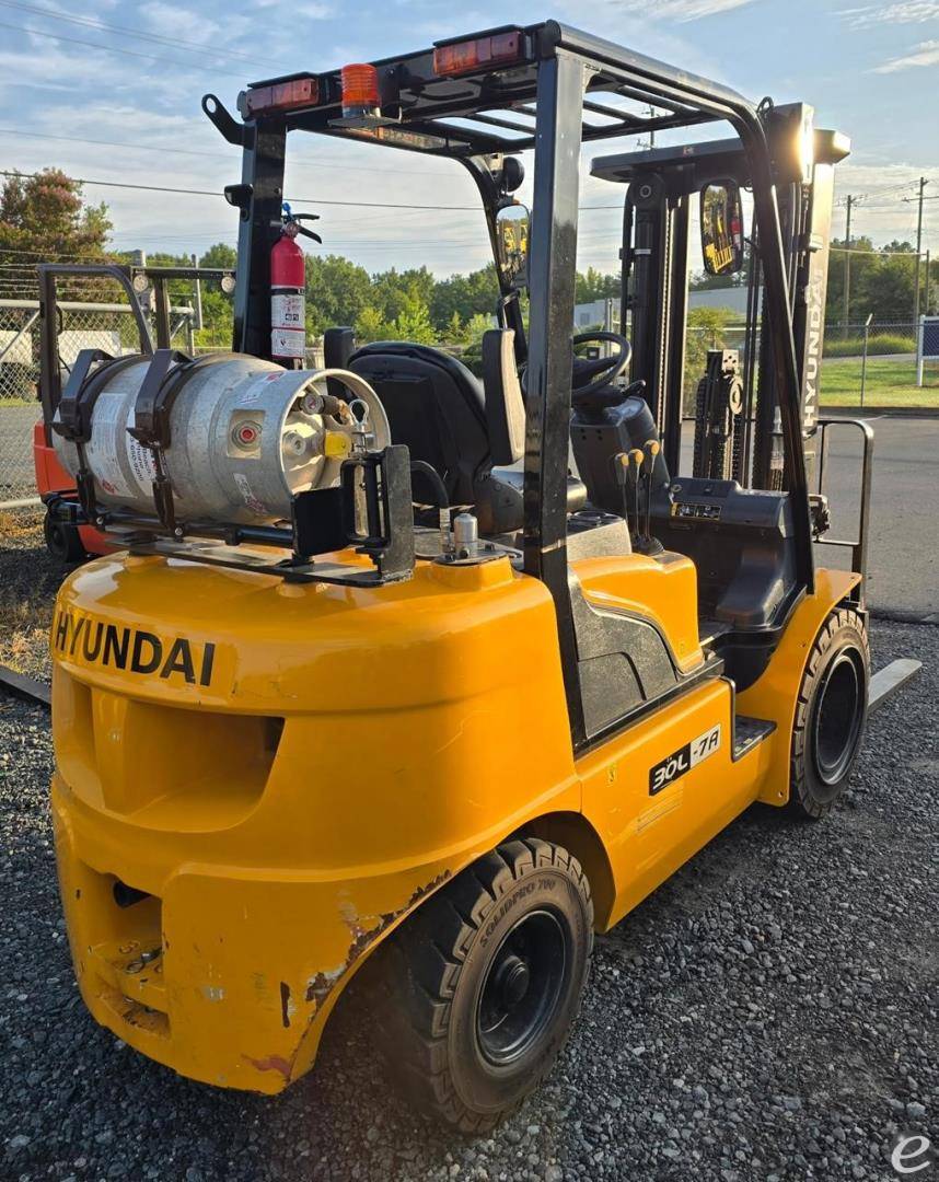 2021 Hyundai 30L-7A