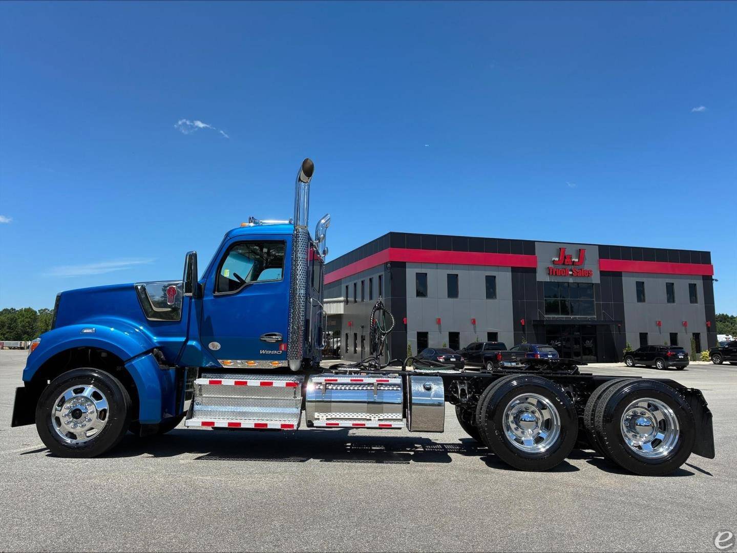 2024 Kenworth W990
