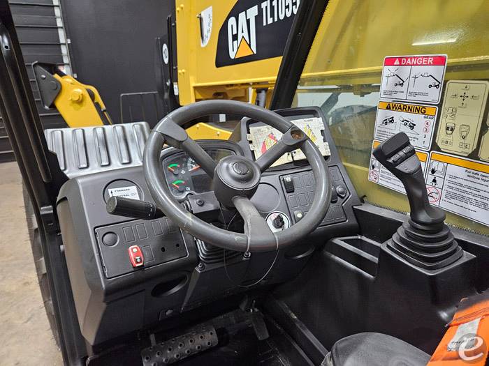 2017 Cat TL1055D