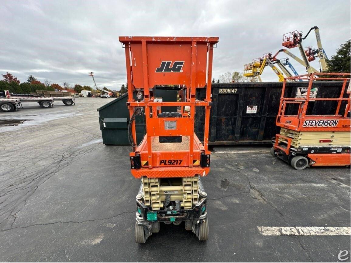 2019 JLG R1932i