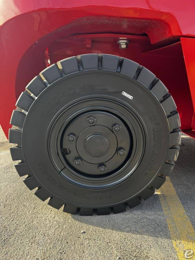 2025 Manitou MI70D