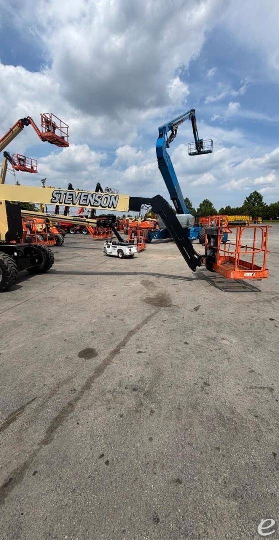 2015 JLG 800AJ