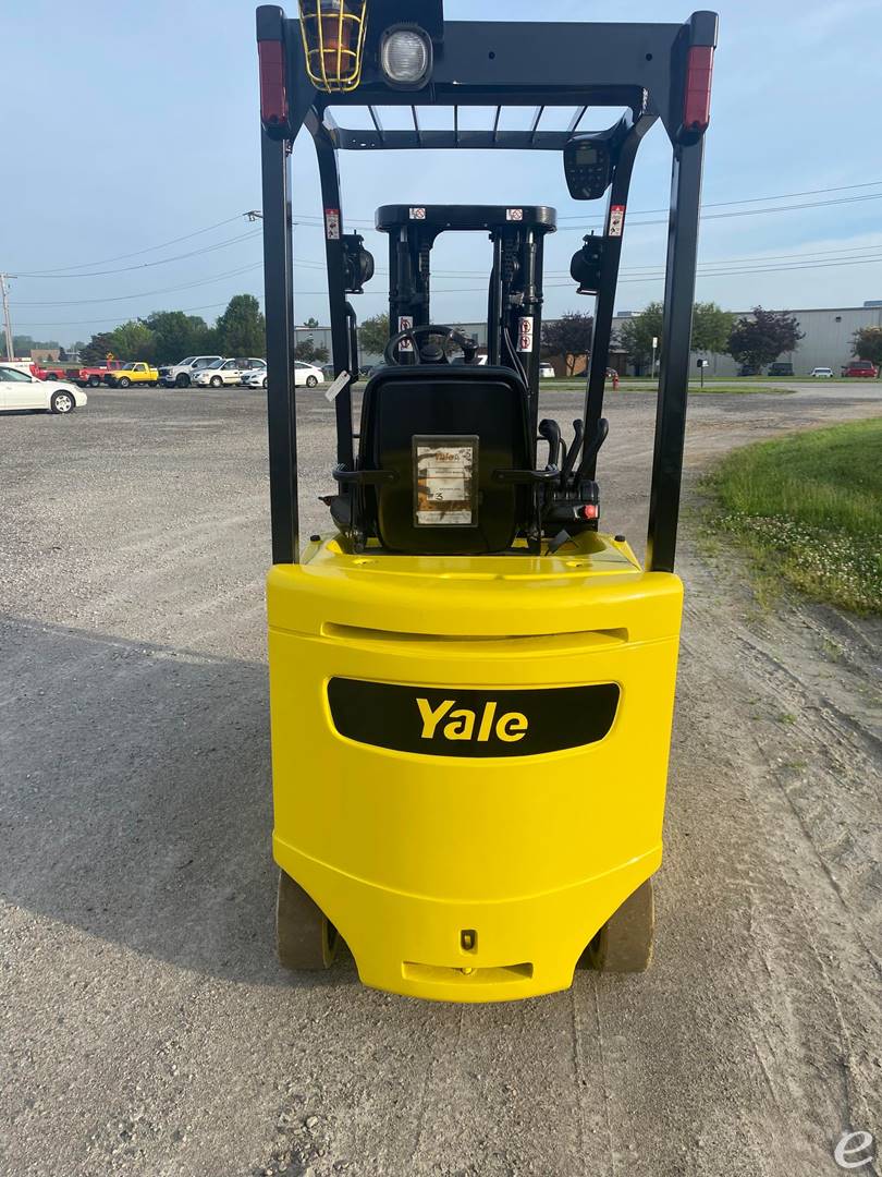 2017 Yale ERC-040VAN