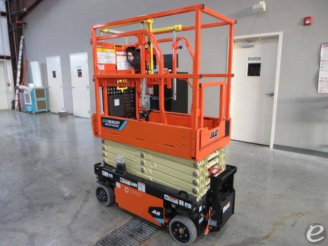 2026 JLG ES1930M