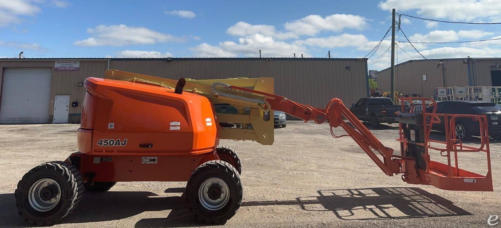 2017 JLG 450AJ