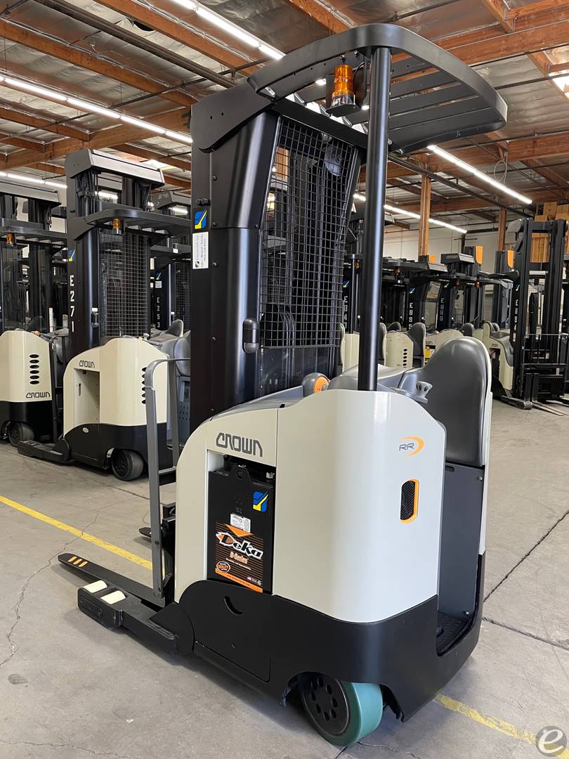 2010 Crown RR5715-35 RENTAL